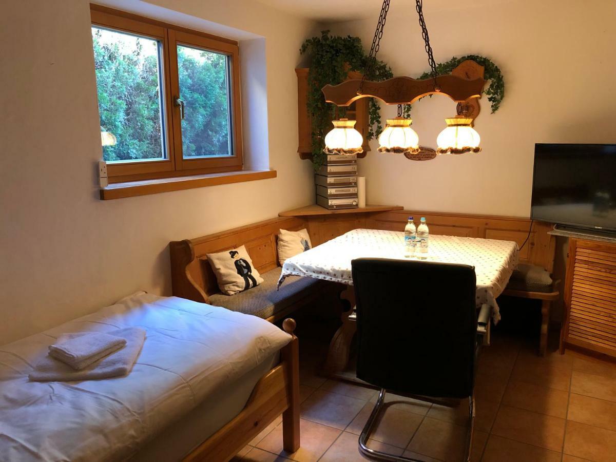 94 - Private Rooms Eichenau Buitenkant foto